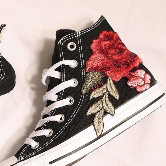 High top Floral Embroidered Converse - Picture 2 of 2